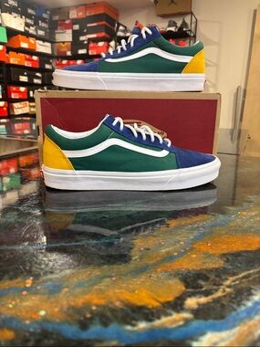 Classic Low-Top Canvas Sneakers in Green, Blue & Yellow